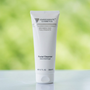 Johnson White Cosmetics Facial Cleanser for Demanding Skin – 200ml